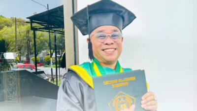 Tak Berhenti di 8 Gelar, Dr. Duta Mustajab Raih Magister Ilmu Pemerintahan Unpacti