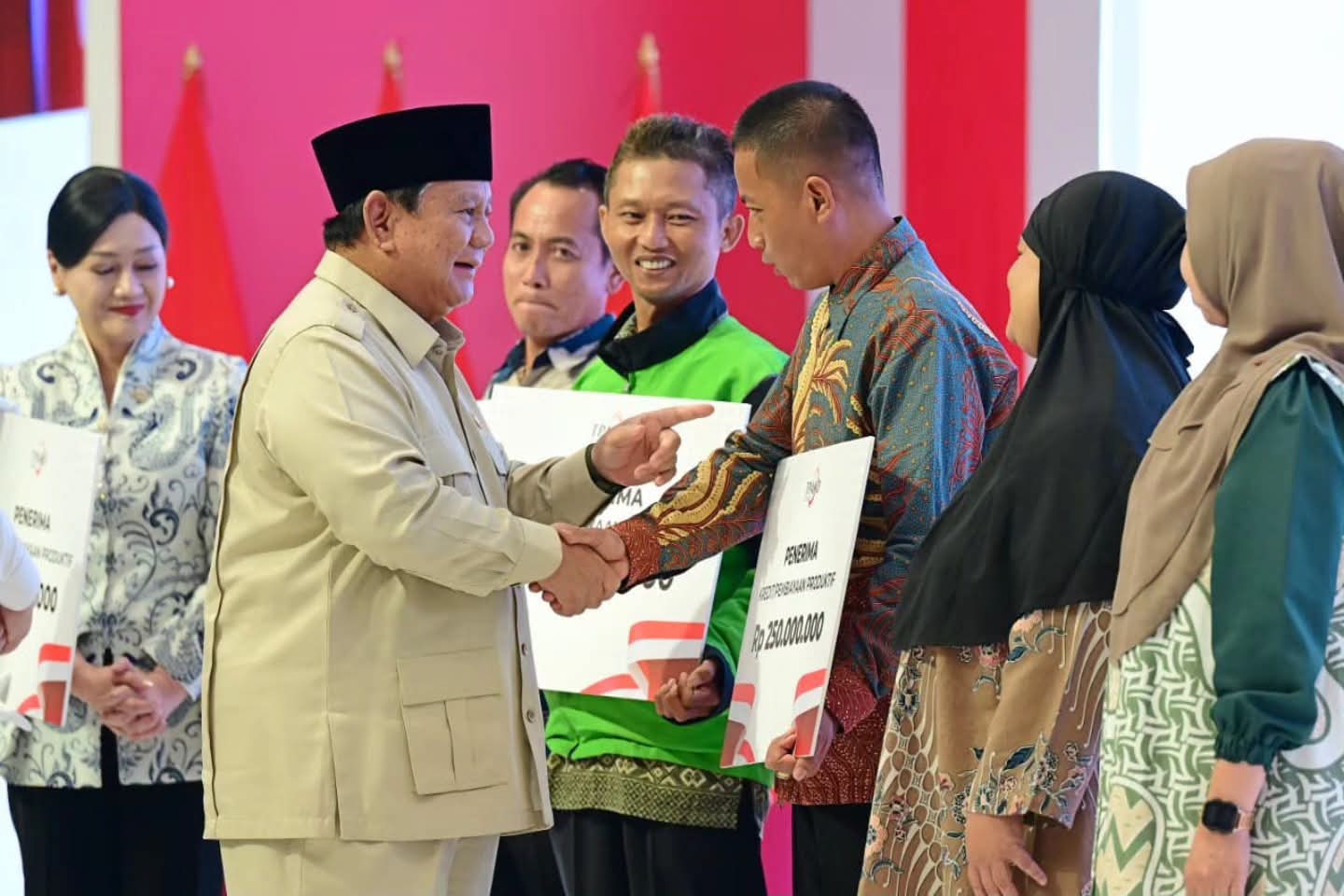 Prabowo Bidik Kredit Rakyat Rp400 Triliun, 28 Juta Keluarga Jadi Sasaran