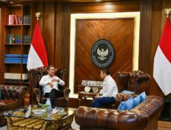 Seskab Teddy dan Menteri KKP Bahas Penguatan Kampung Nelayan Merah Putih