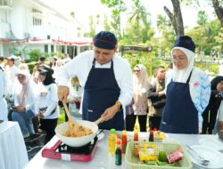 Apron Terpasang, Bumbu Diracik, Munafri Sabet Juara I Lomba Masak Nasi Goreng